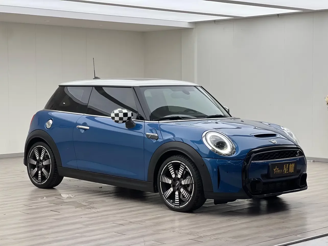 MINI 