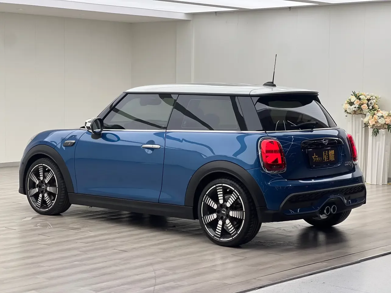 MINI 