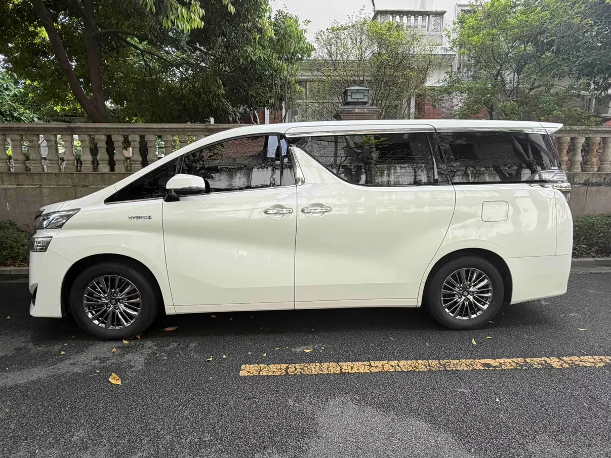 Toyota Crown Wellfire