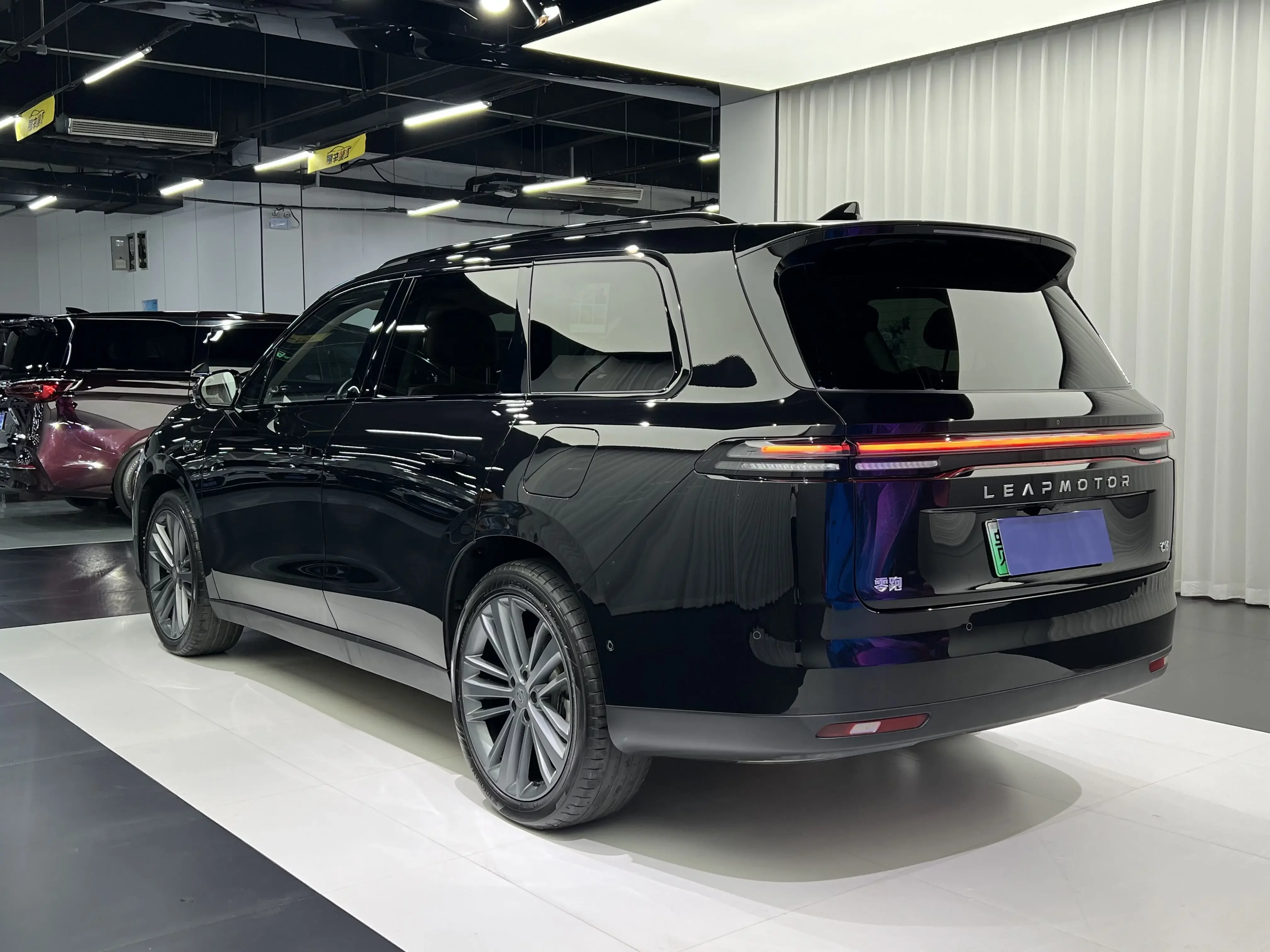 Leapmotor C16