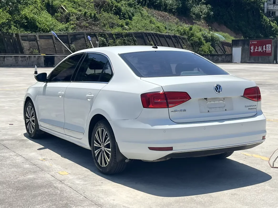 Volkswagen Sagitar