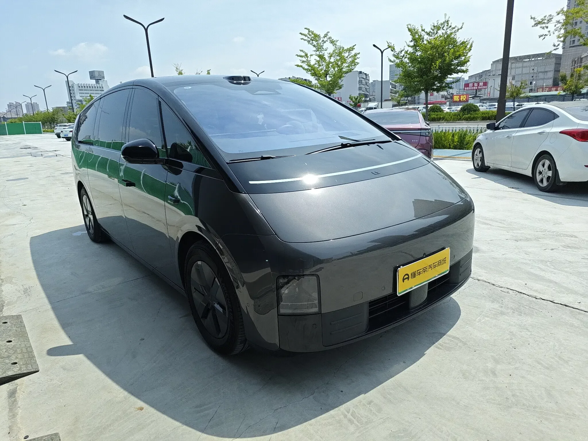 Lixiang MEGA