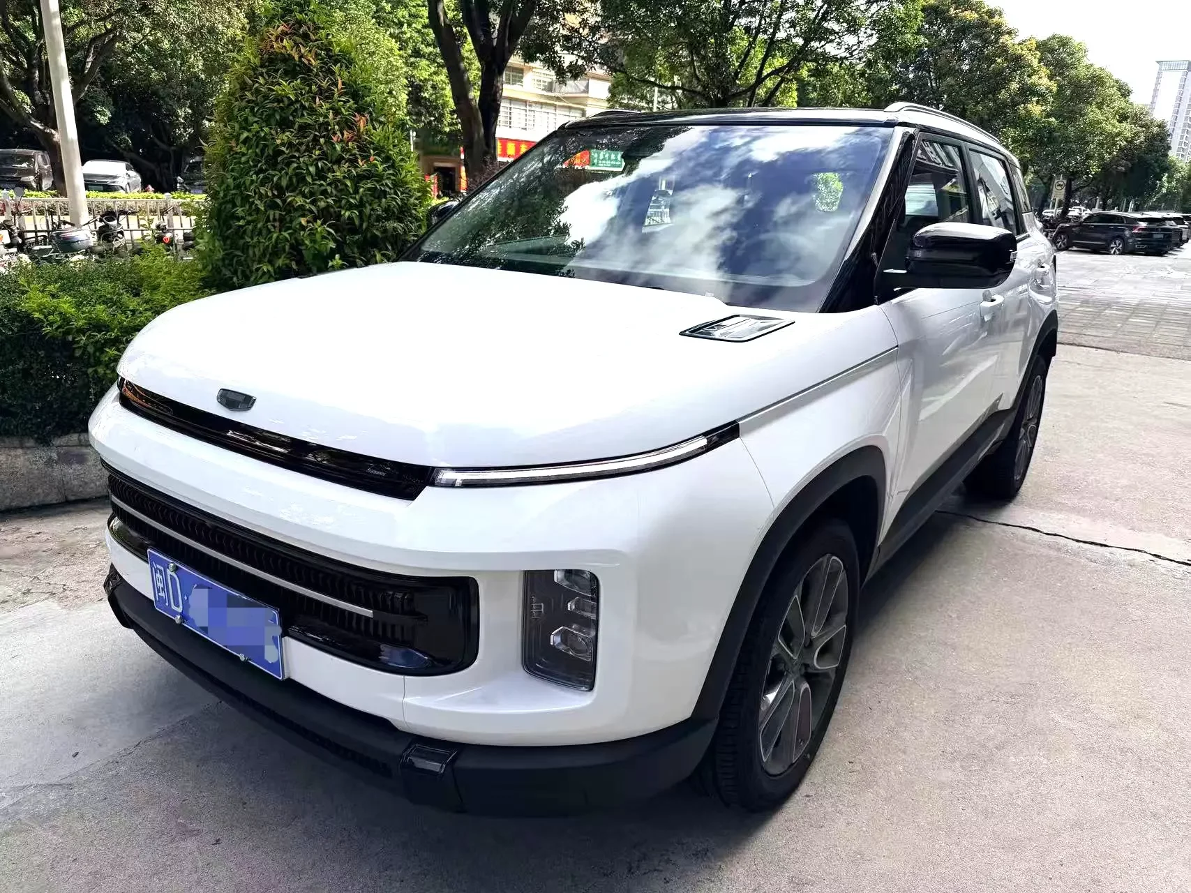 Geely ICON