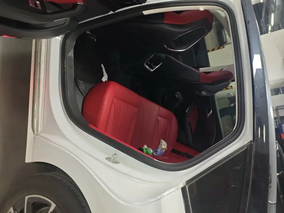 Hongqi H6