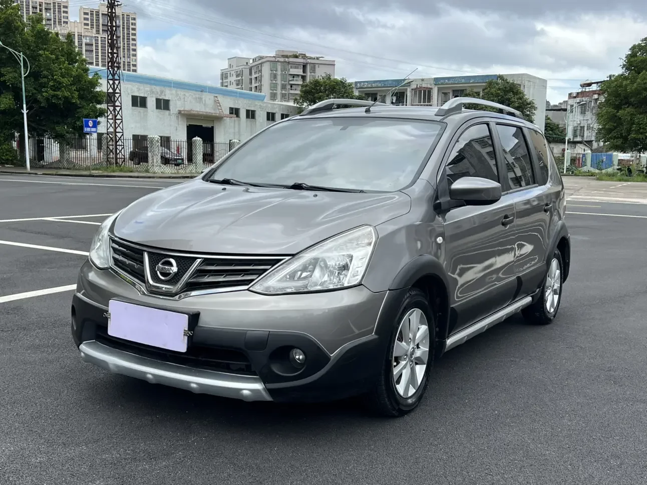 Nissan Li Wei  из Китая