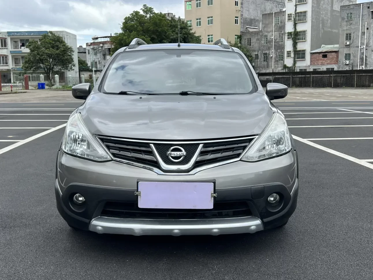 Nissan Li Wei  из Китая
