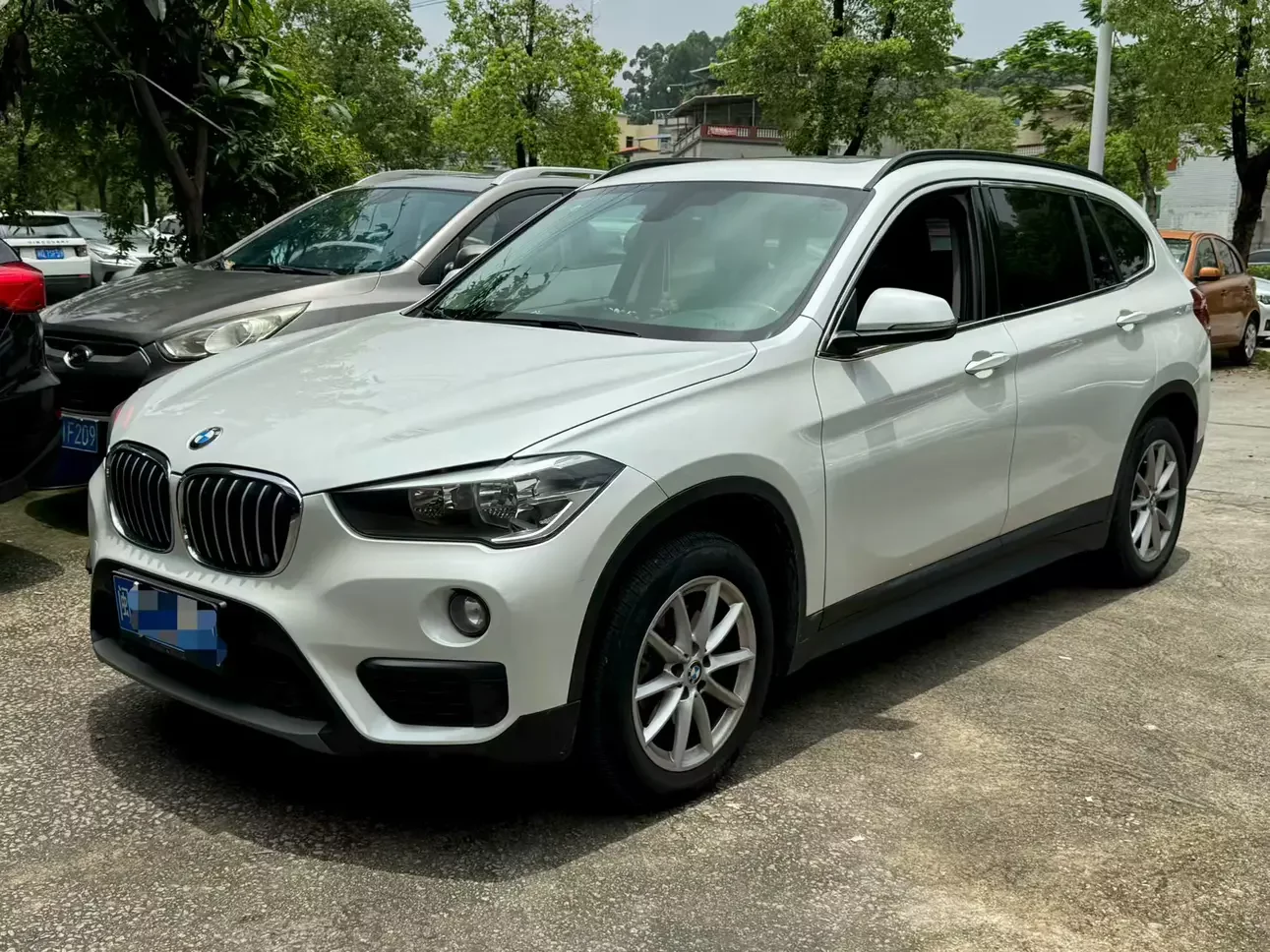 BMW X1  из Китая
