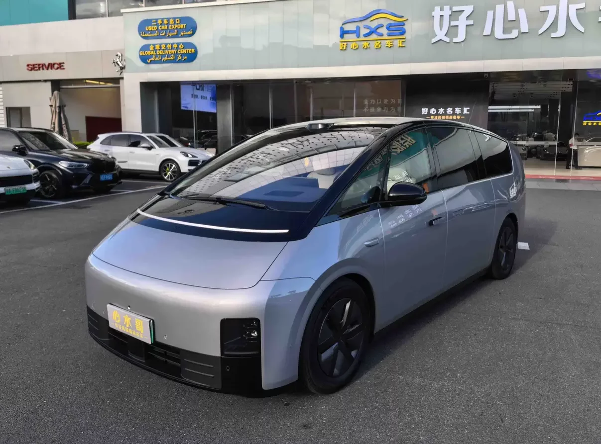 Lixiang MEGA