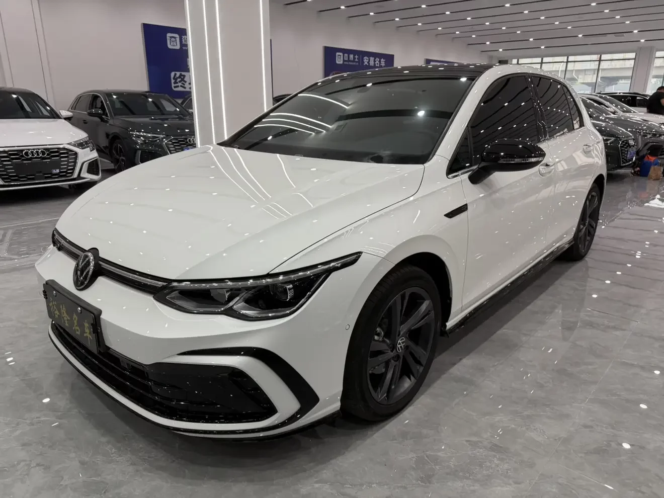VOLKSWAGEN GOLF
