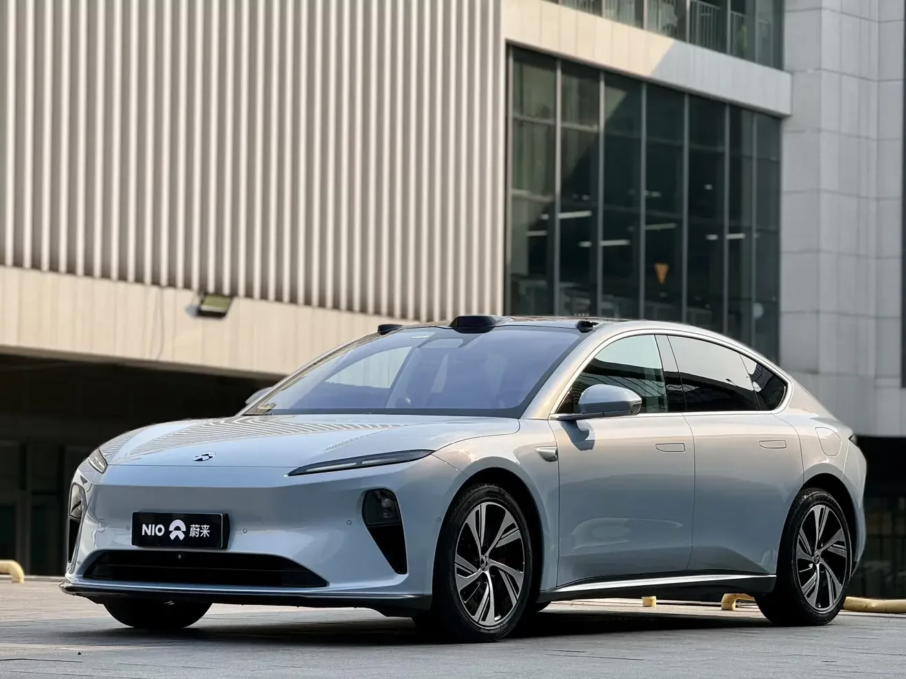 NIO ET5  из Китая