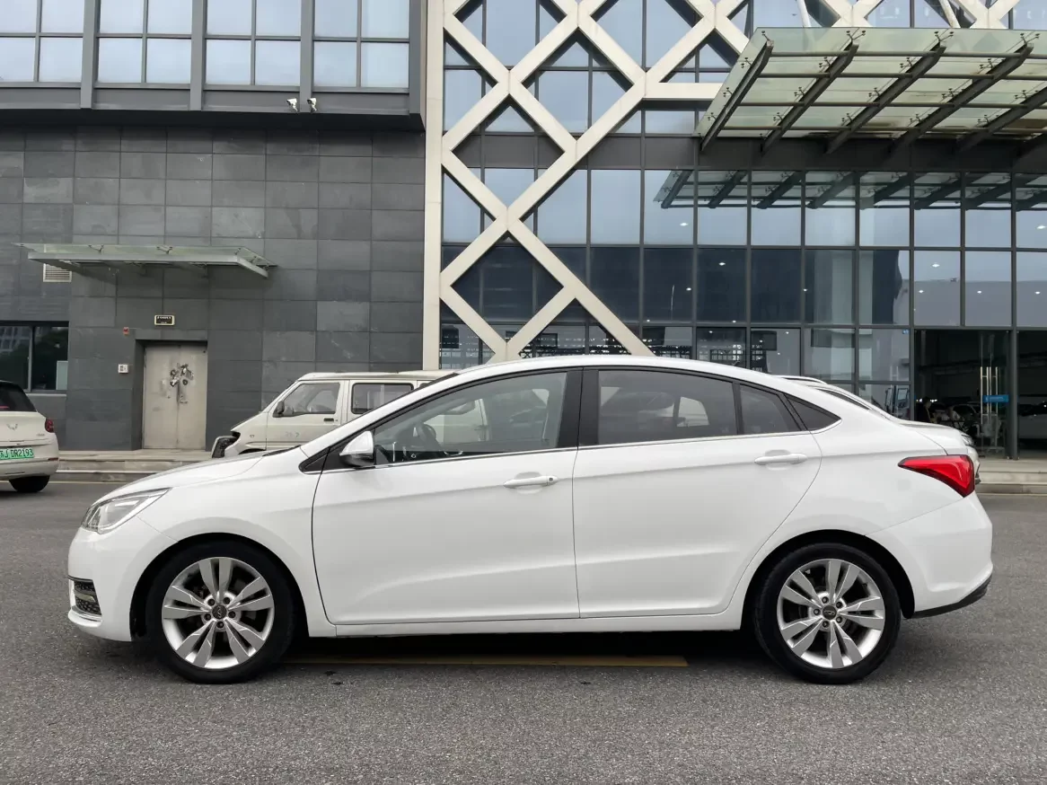 Chery Arrizo 5