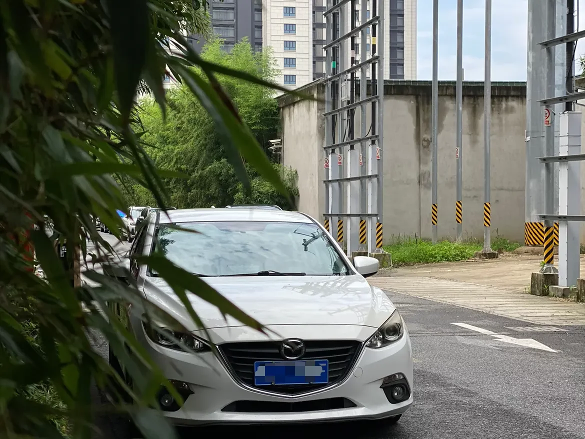 Mazda Axela