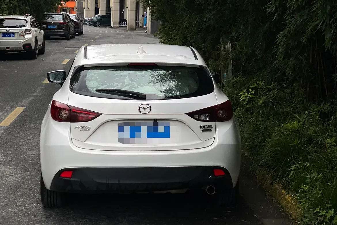 Mazda Axela