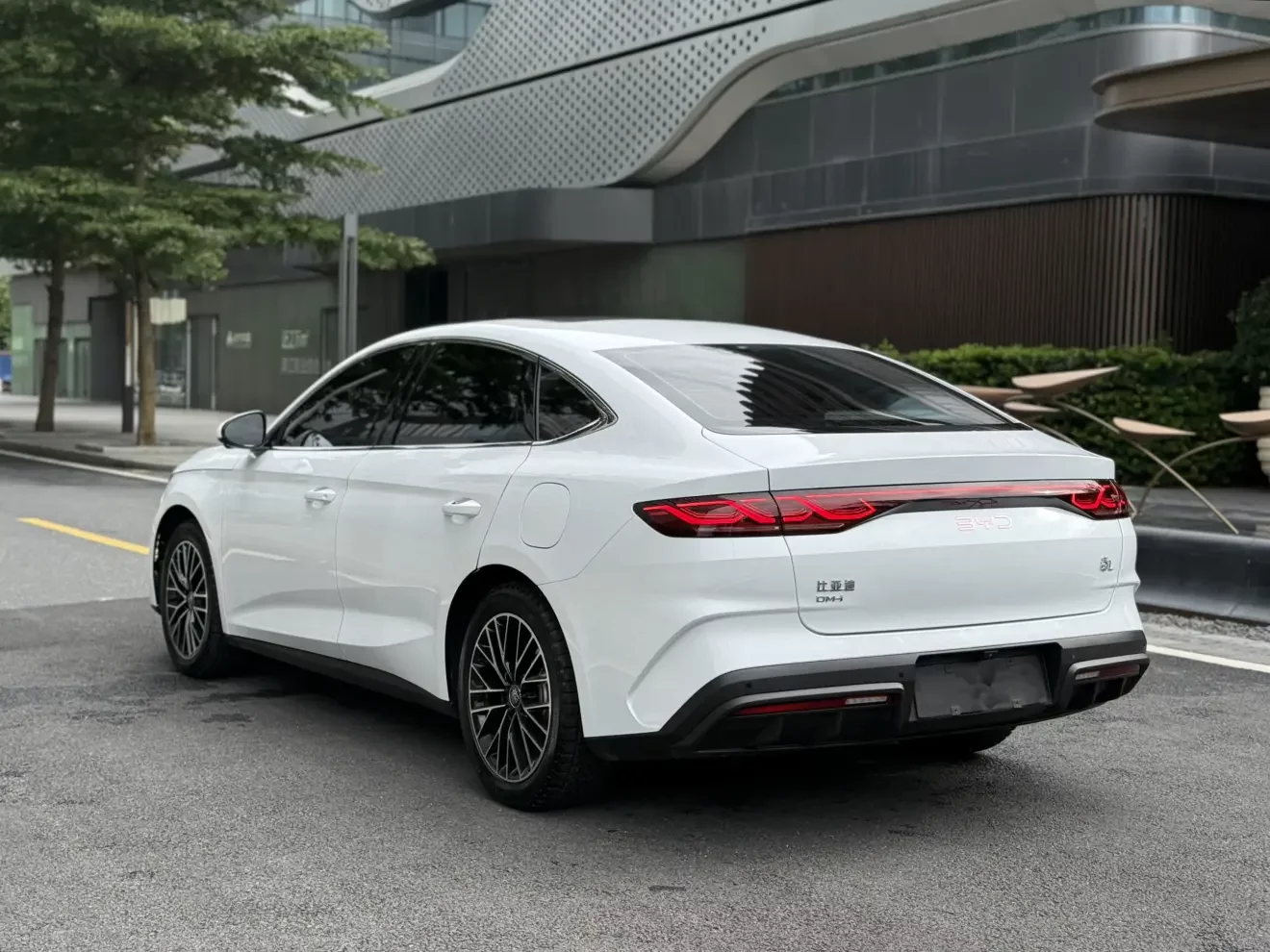 BYD Qin L DM
