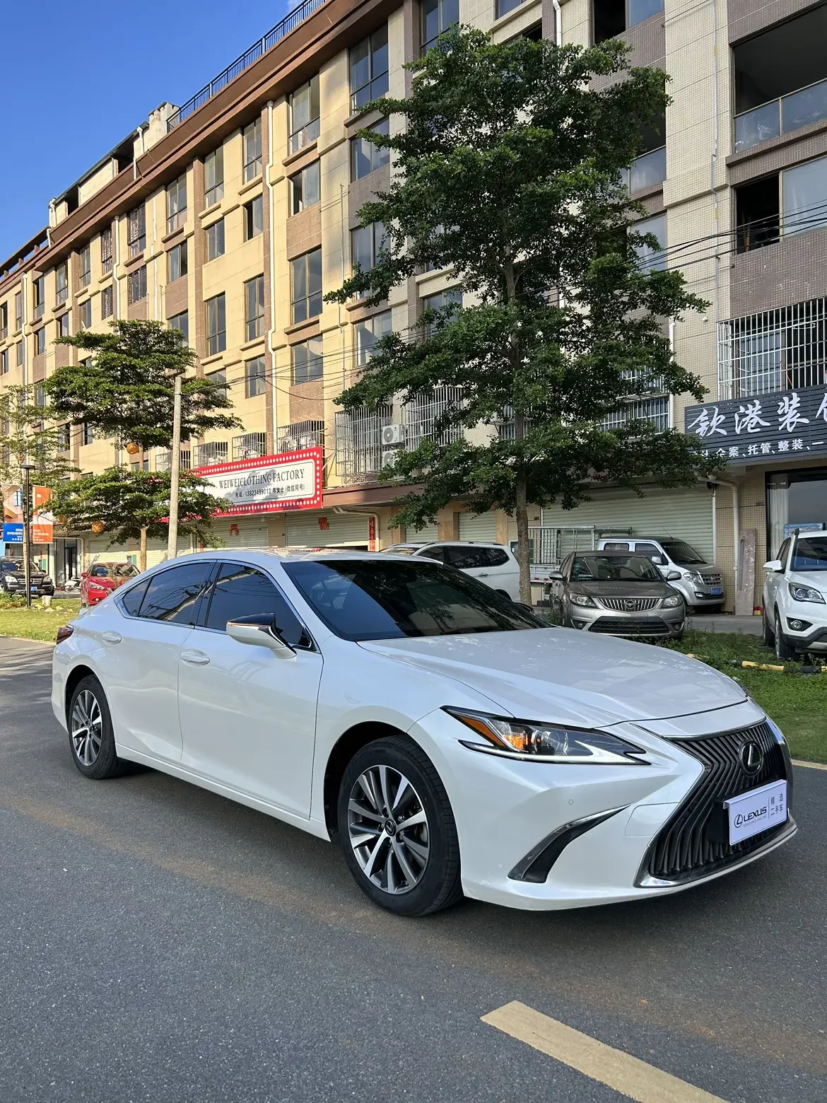 Lexus ES