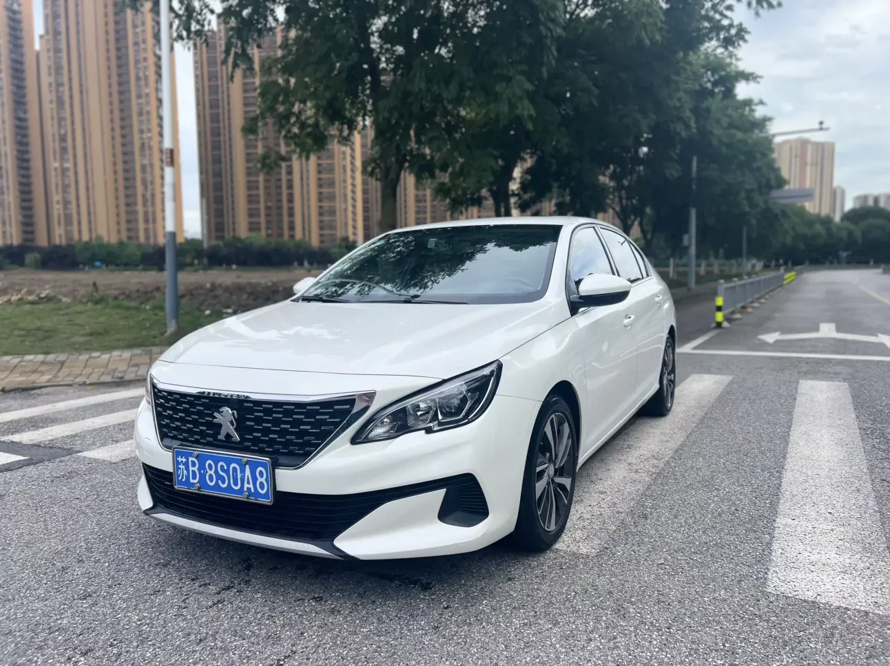 Peugeot 408