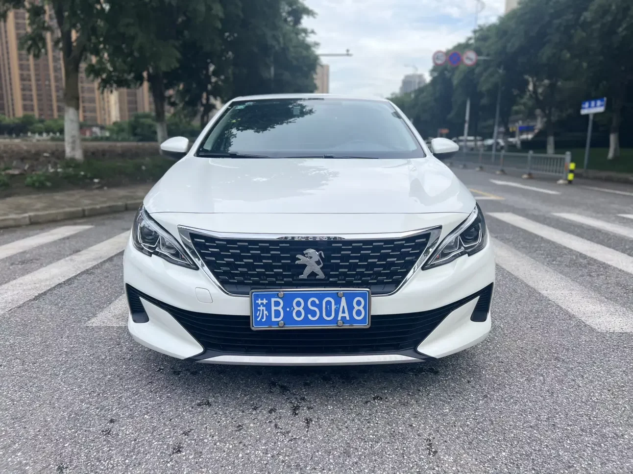 Peugeot 408