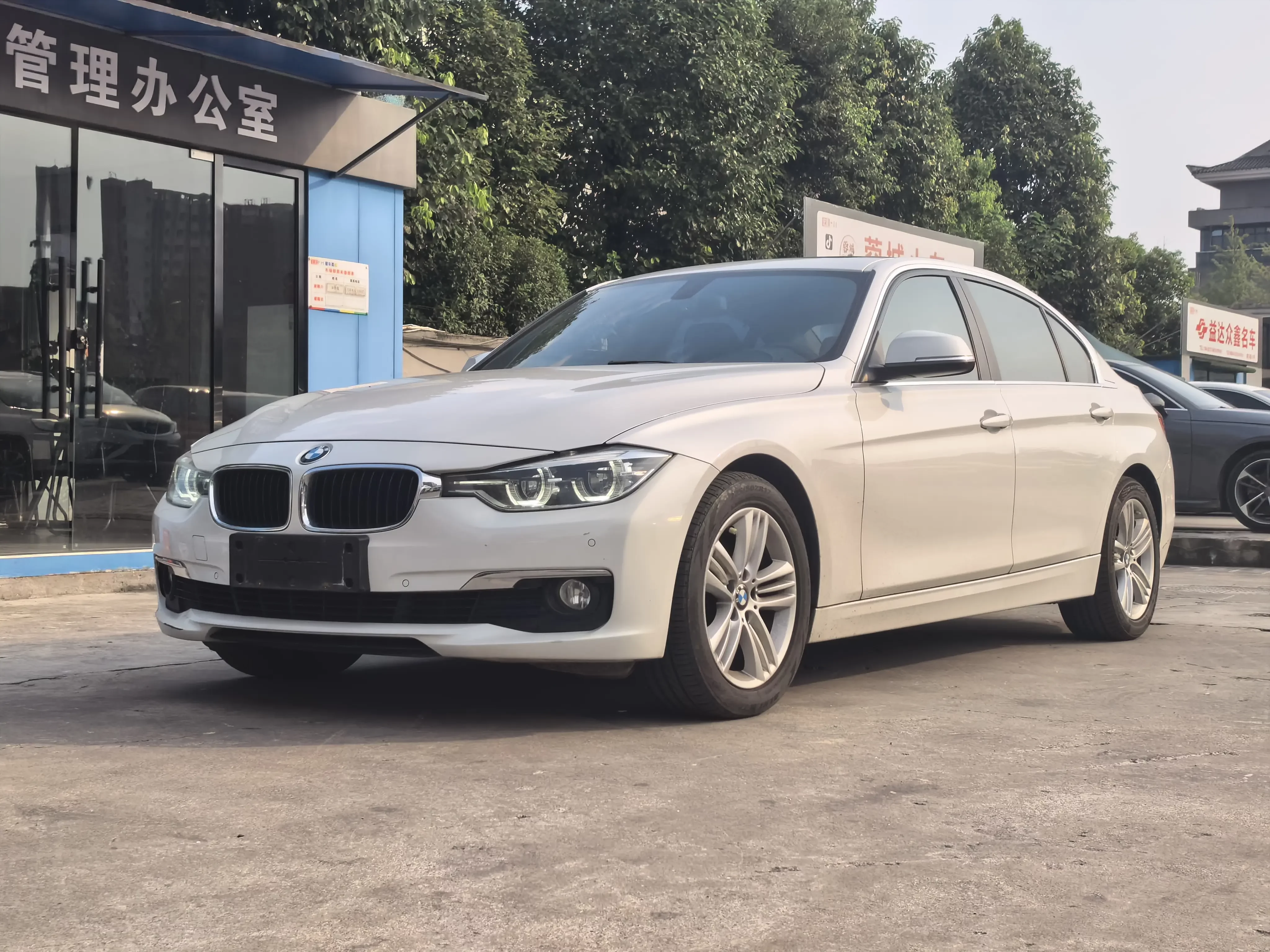 BMW 3 Series  из Китая