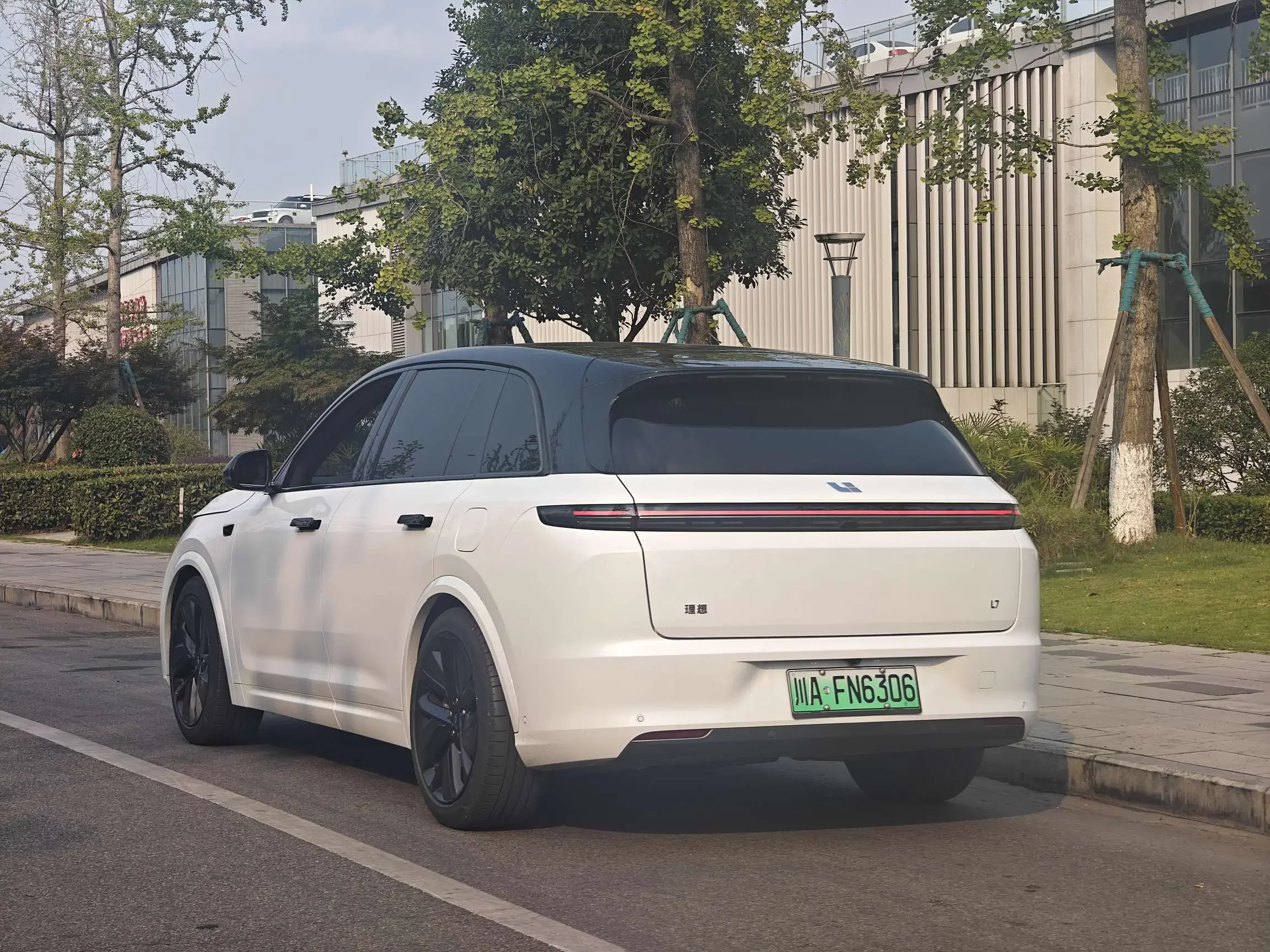 Lixiang L7