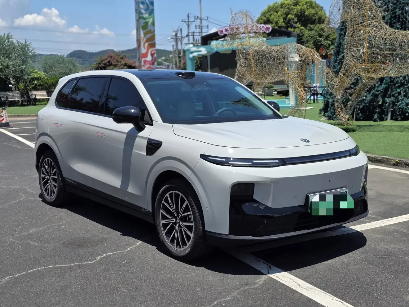 Leapmotor B10