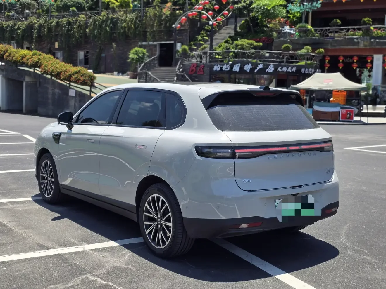 Leapmotor B10