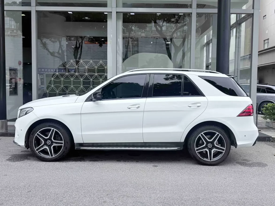 Mercedes-Benz GLE (Imported)
