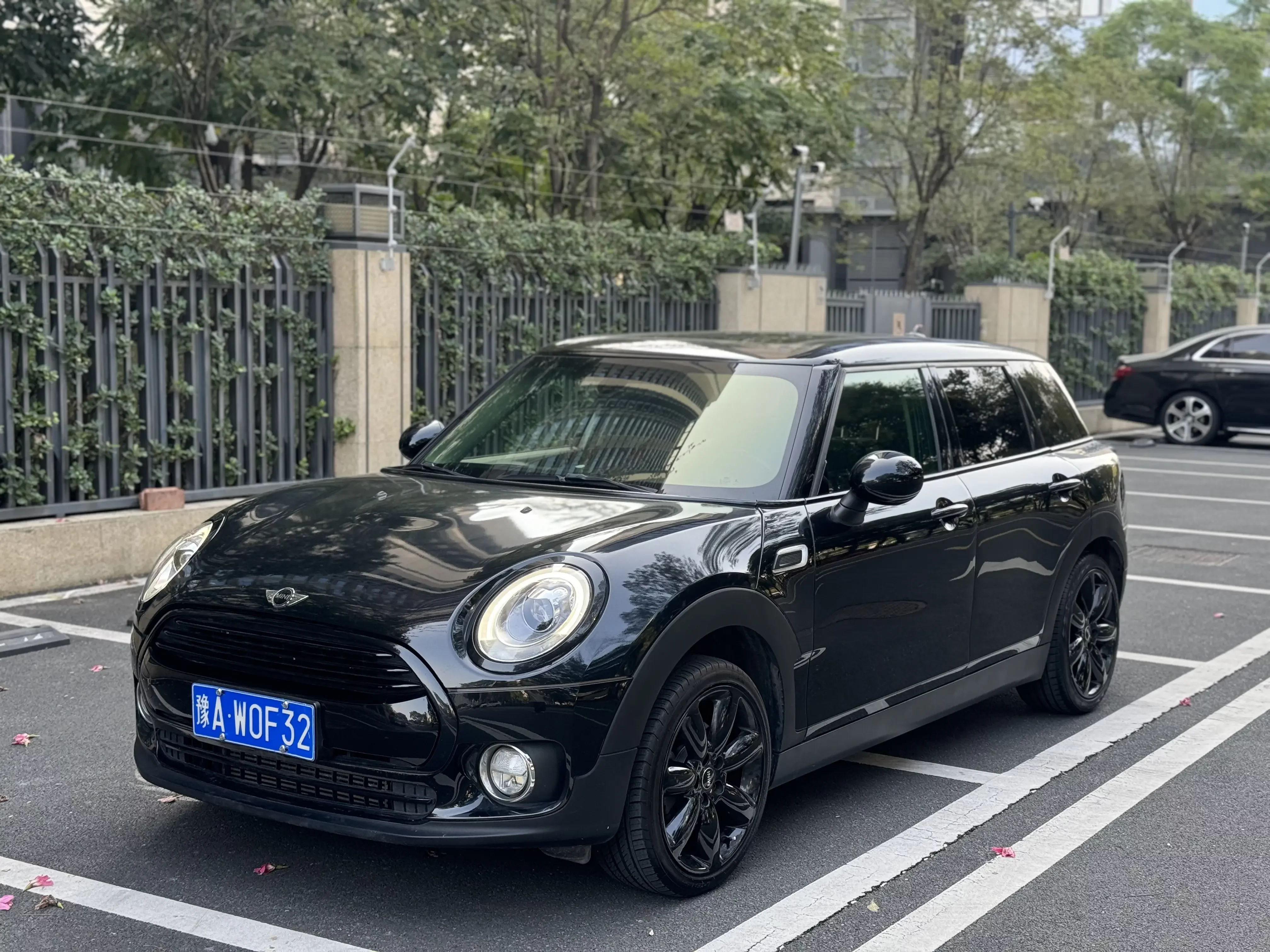 MINI CLUBMAN