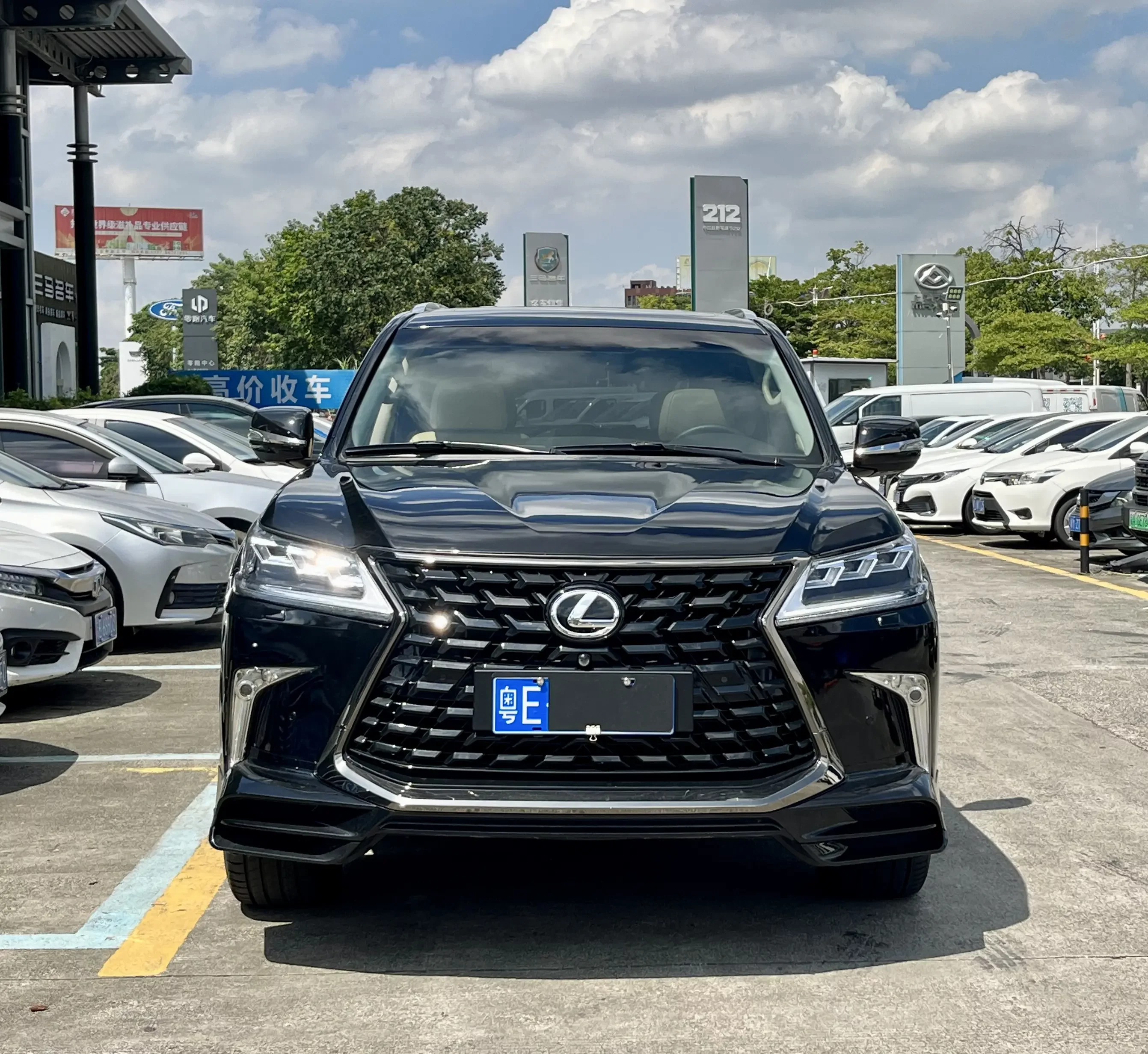 Lexus LX