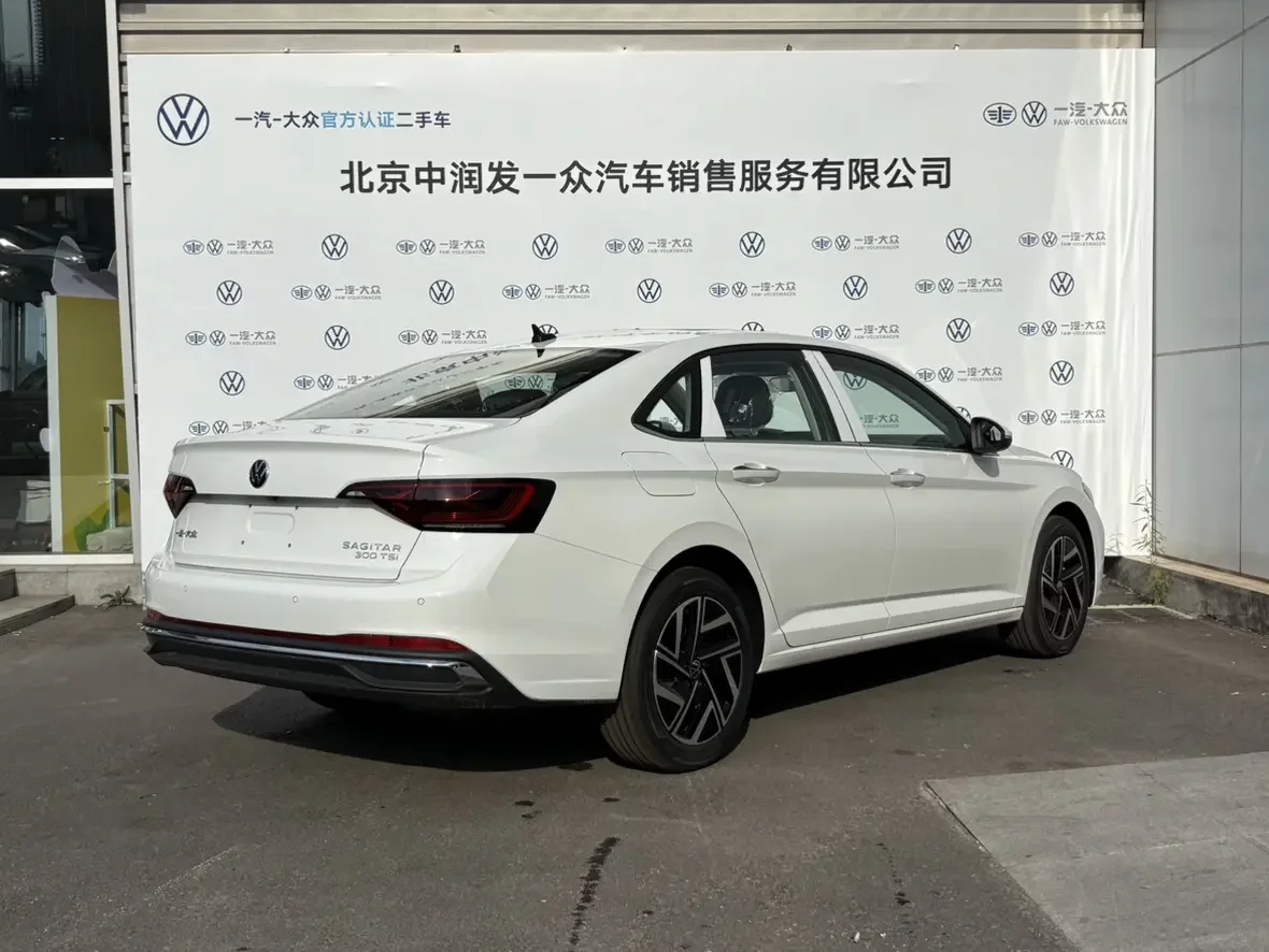 Volkswagen Sagitar