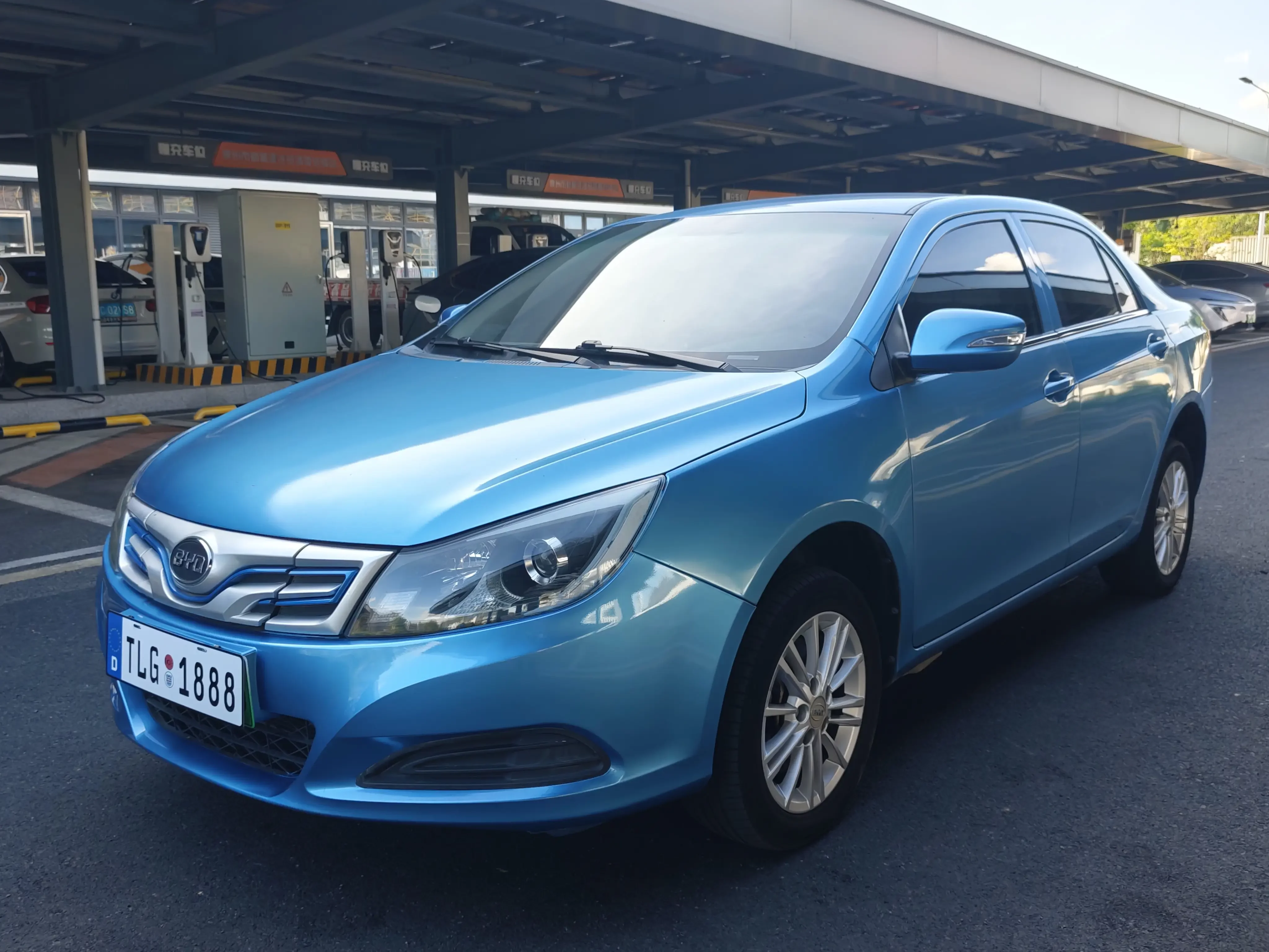 BYD e5