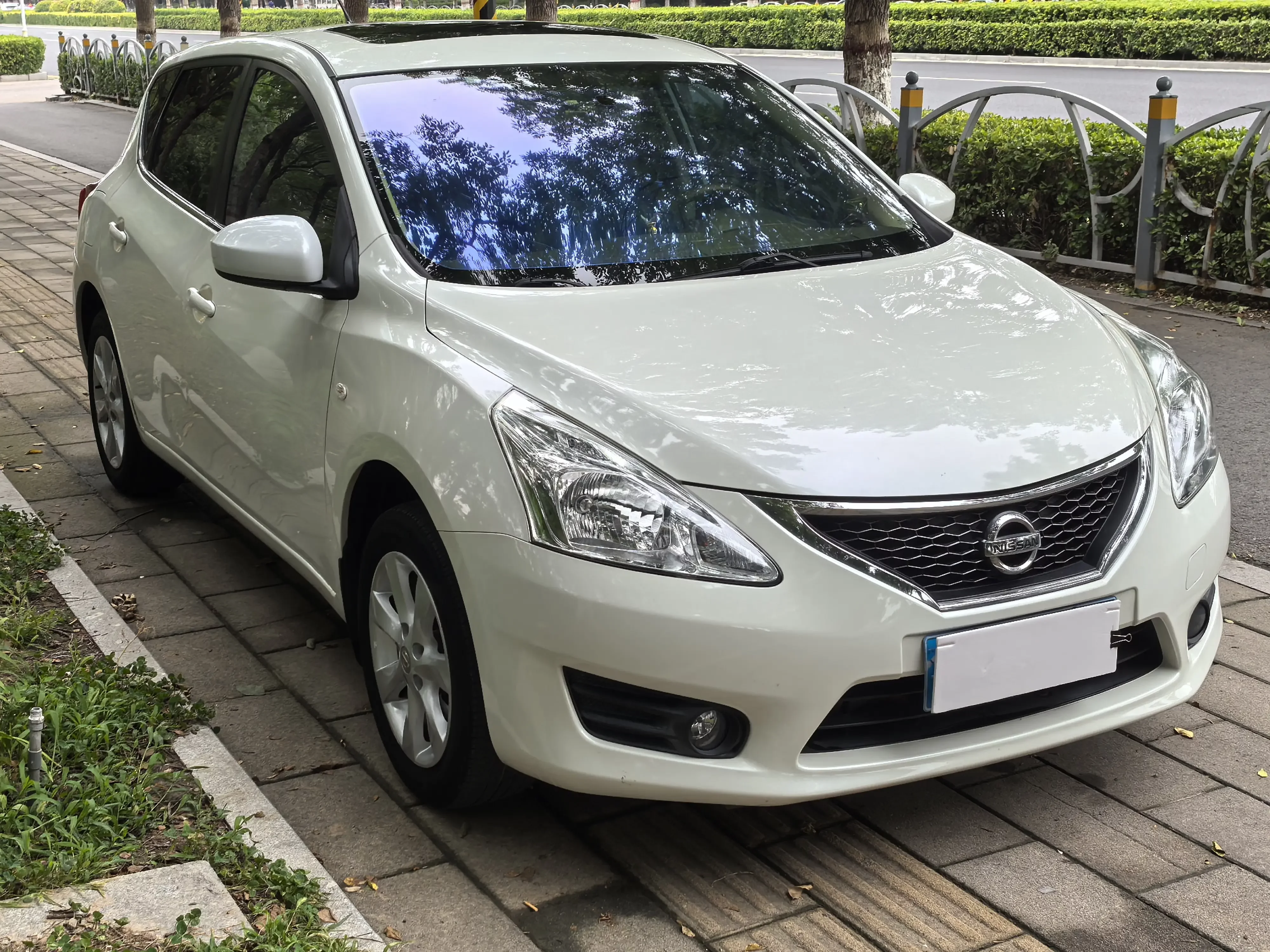 Nissan Tiida