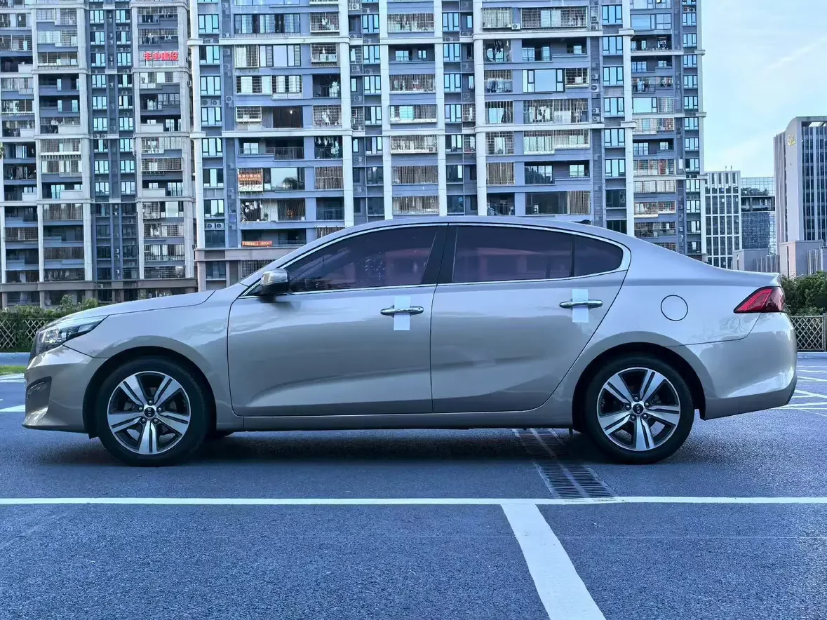 Kia K4