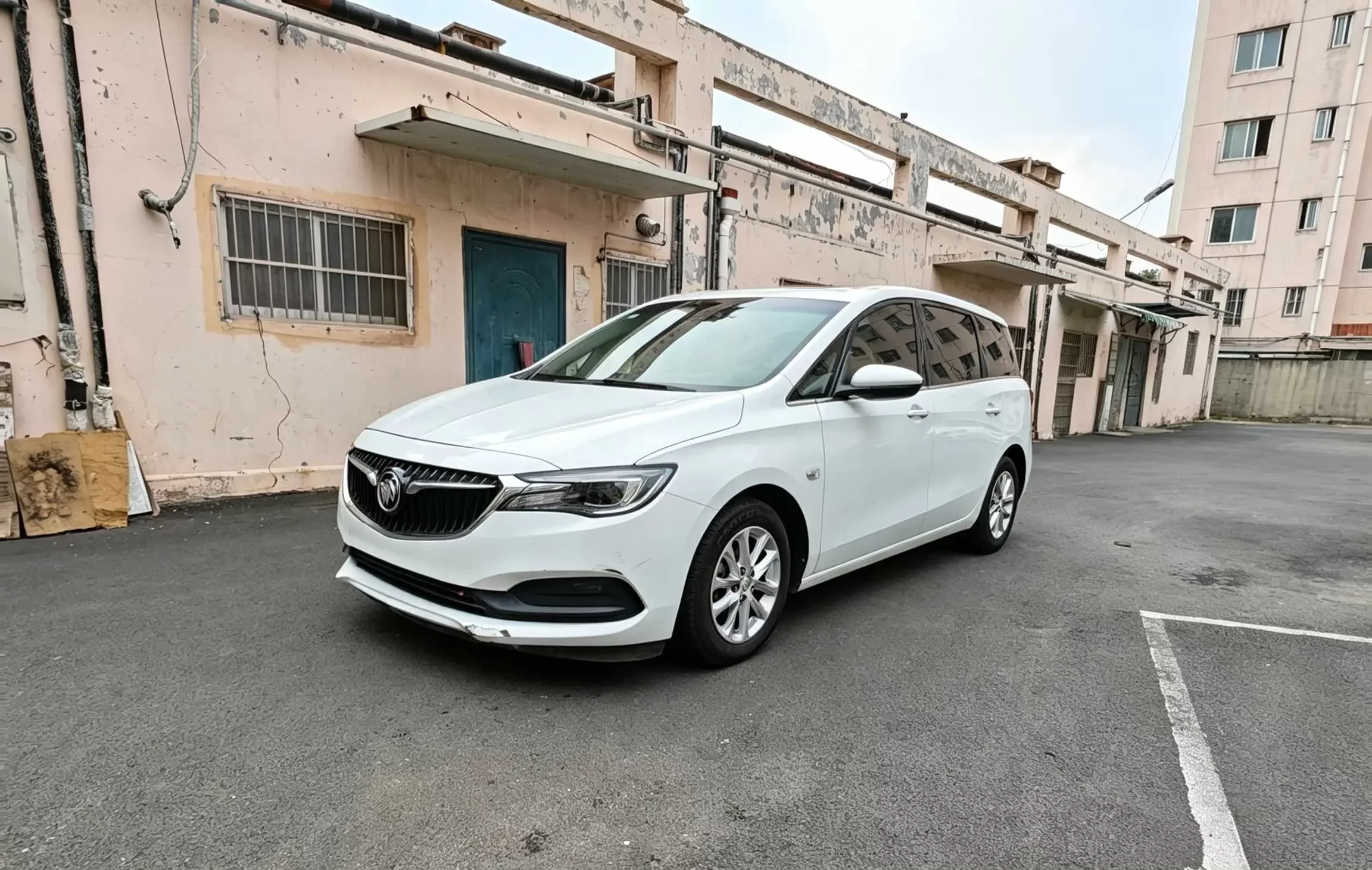 Buick GL6