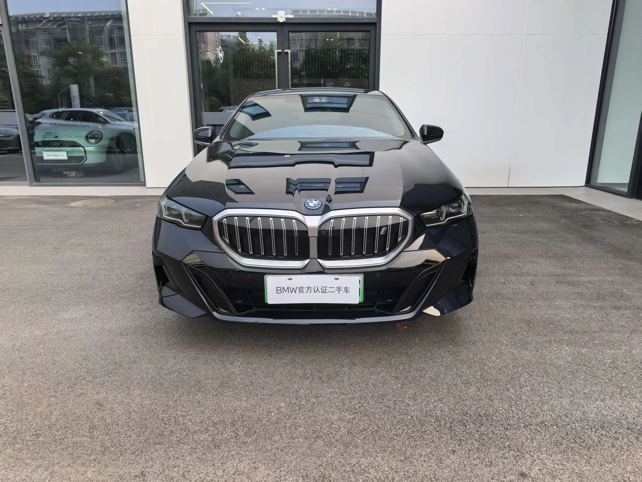 BMW i5