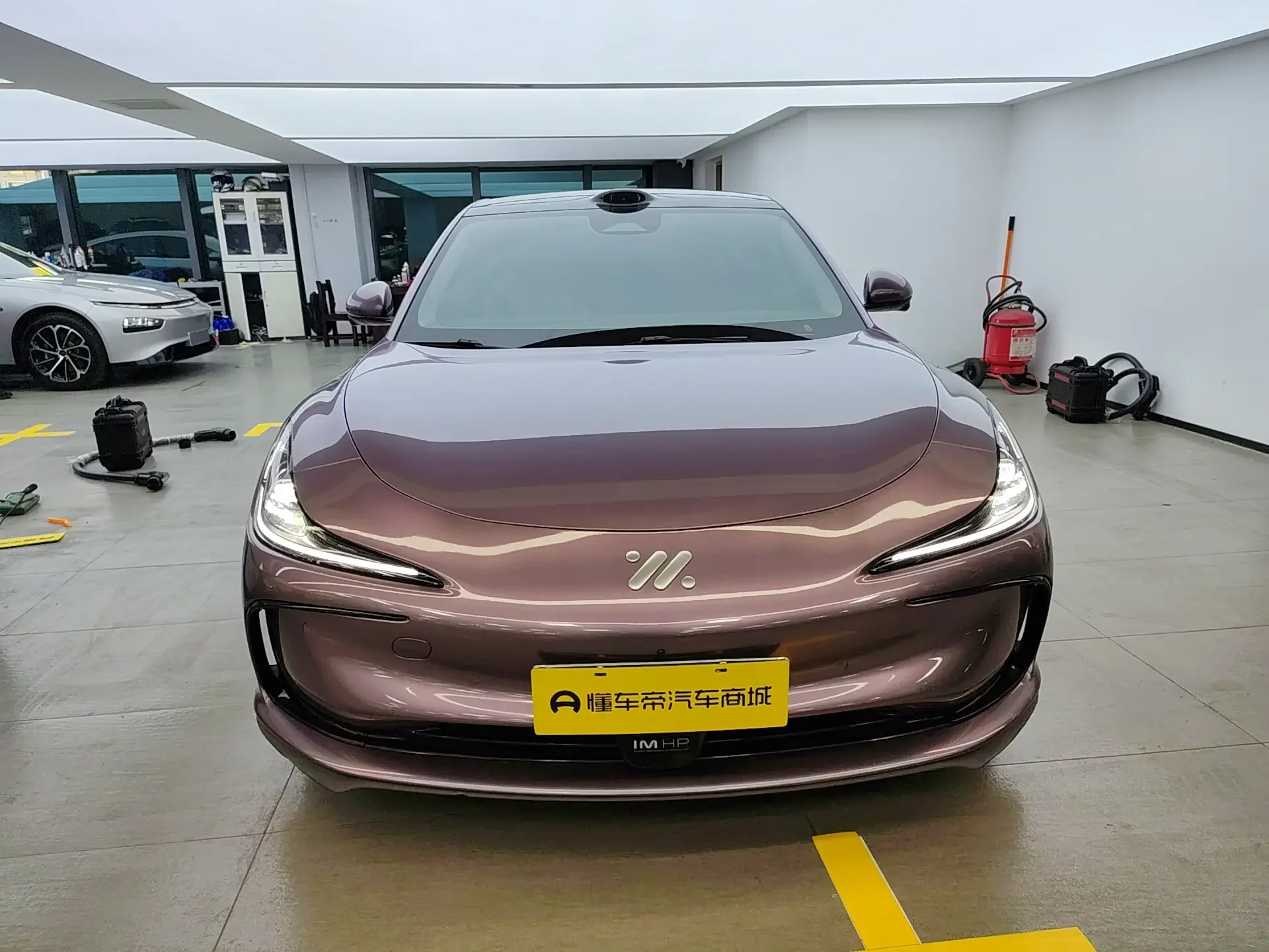 Zhiji L6  из Китая