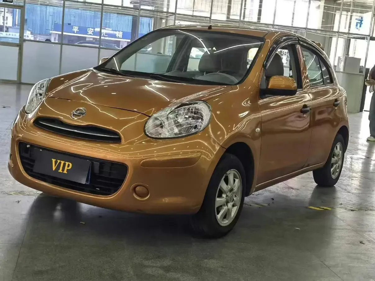 Nissan March  из Китая