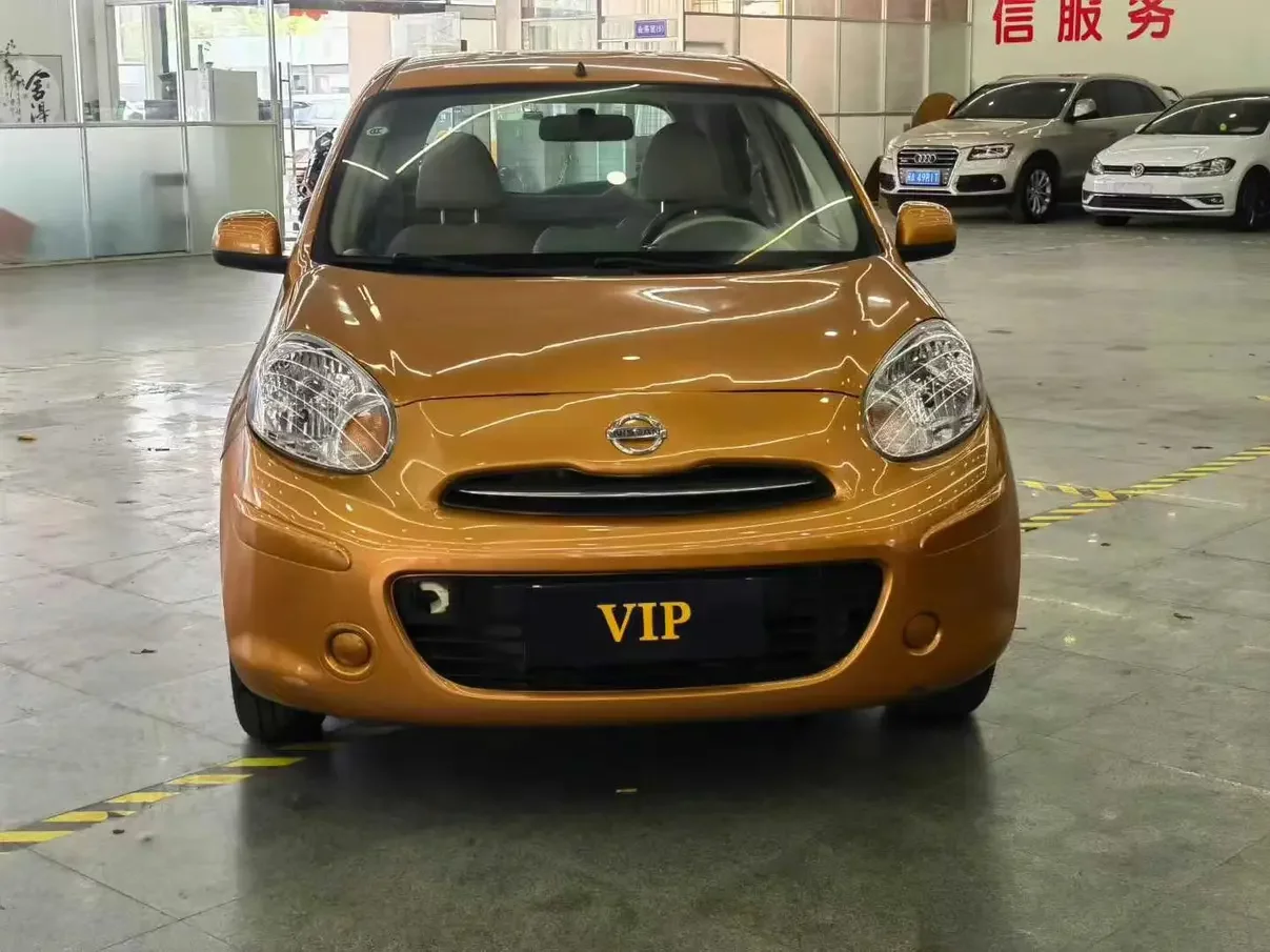 Nissan March  из Китая