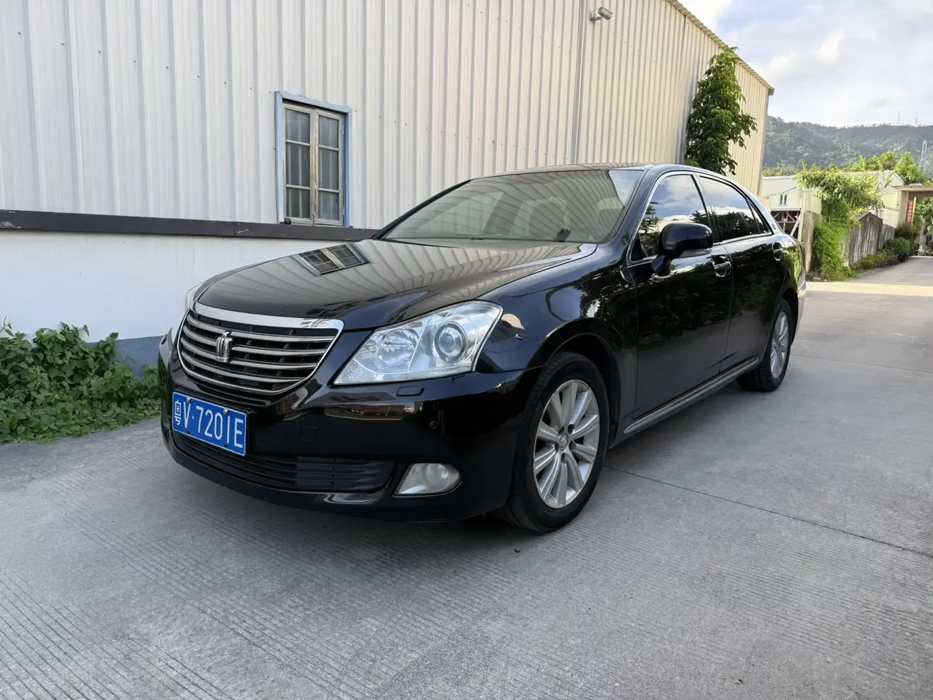Toyota crown