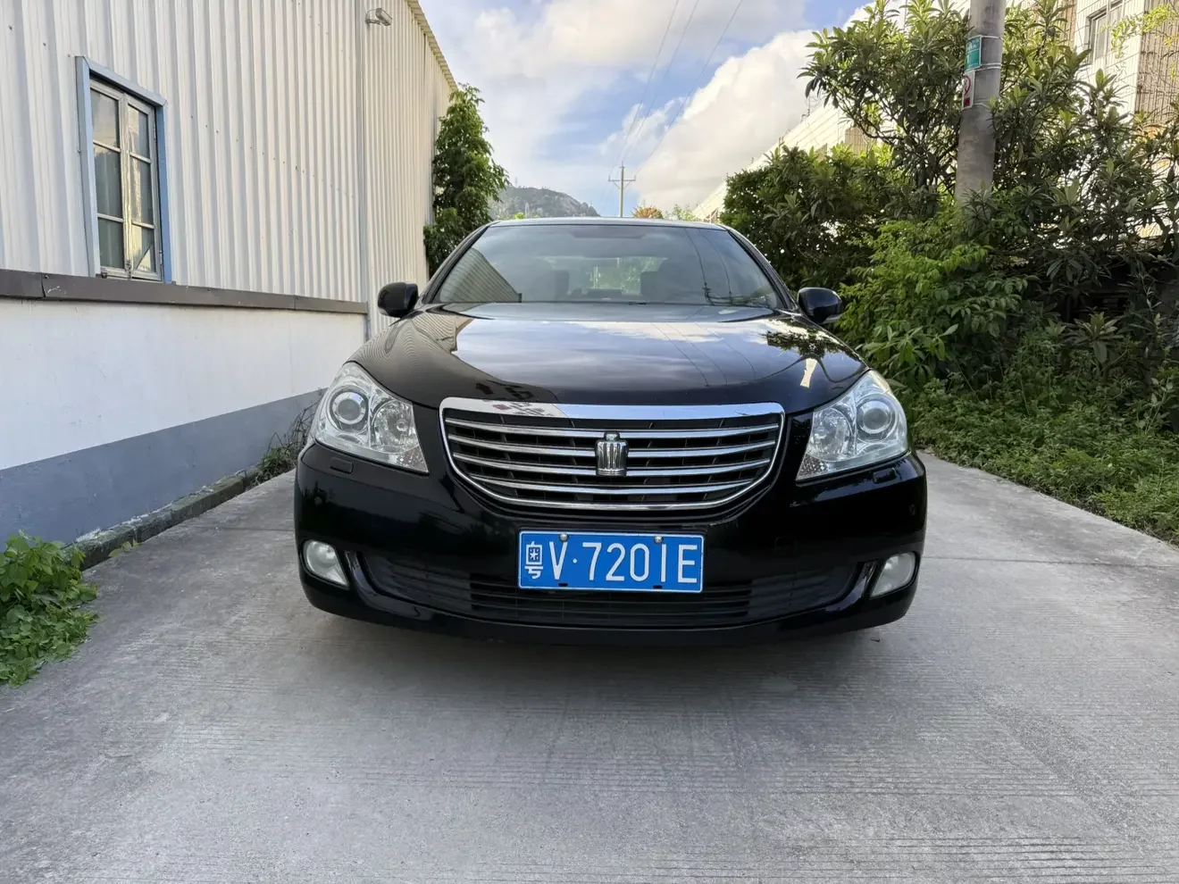 Toyota crown