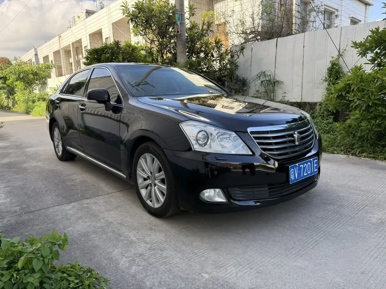 Toyota crown