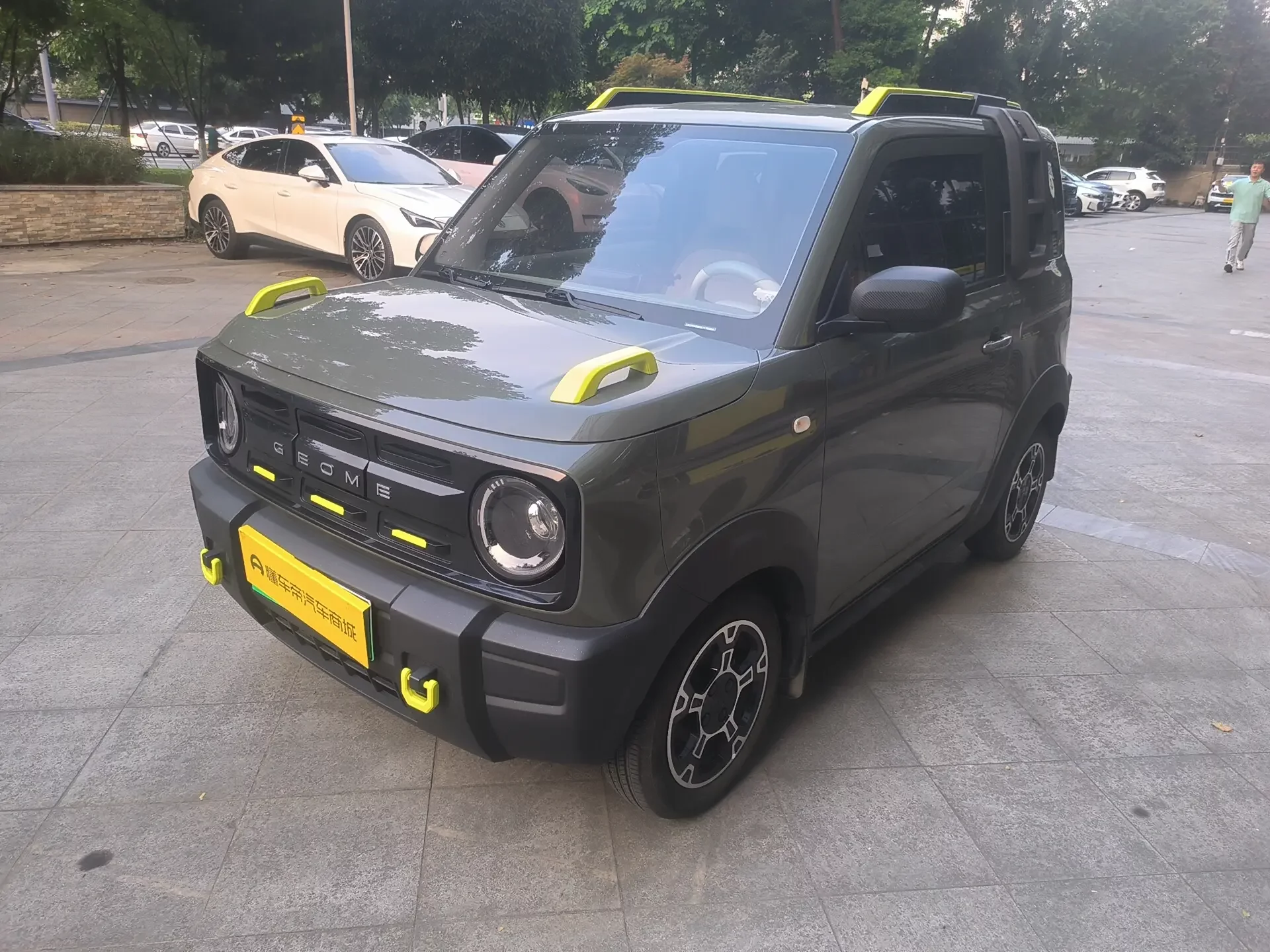 Geely panda