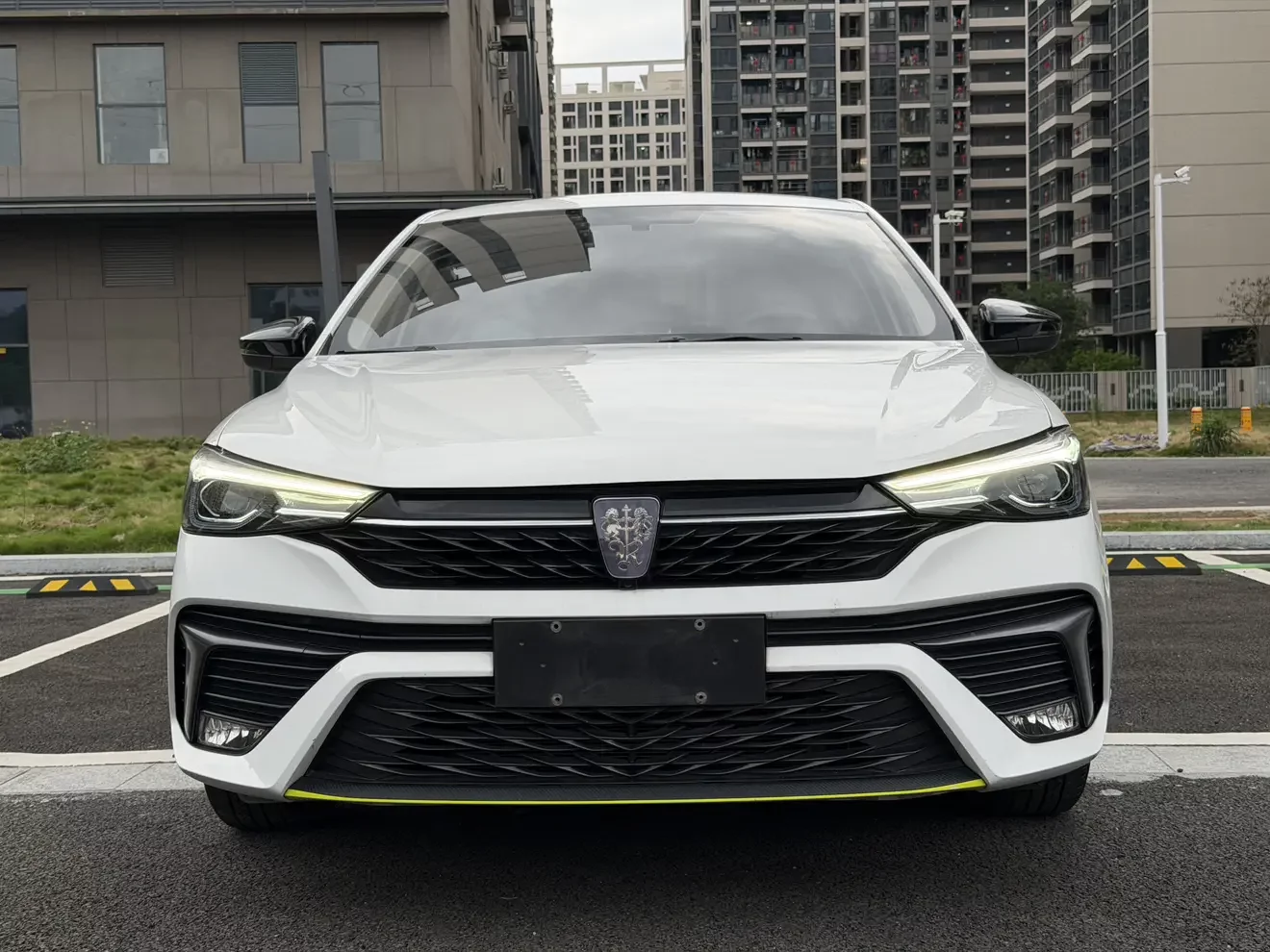 Roewe i5