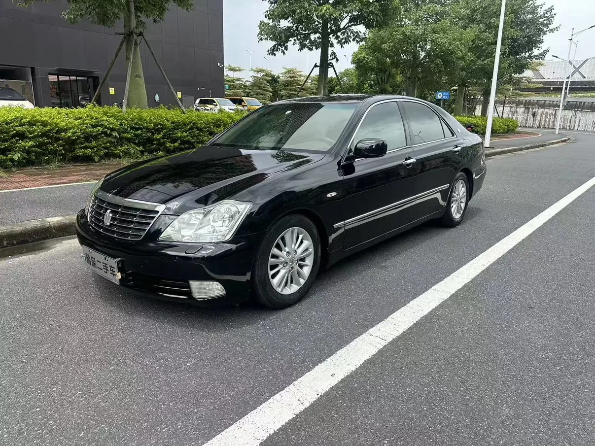 Toyota crown