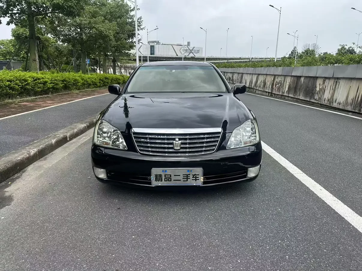 Toyota crown