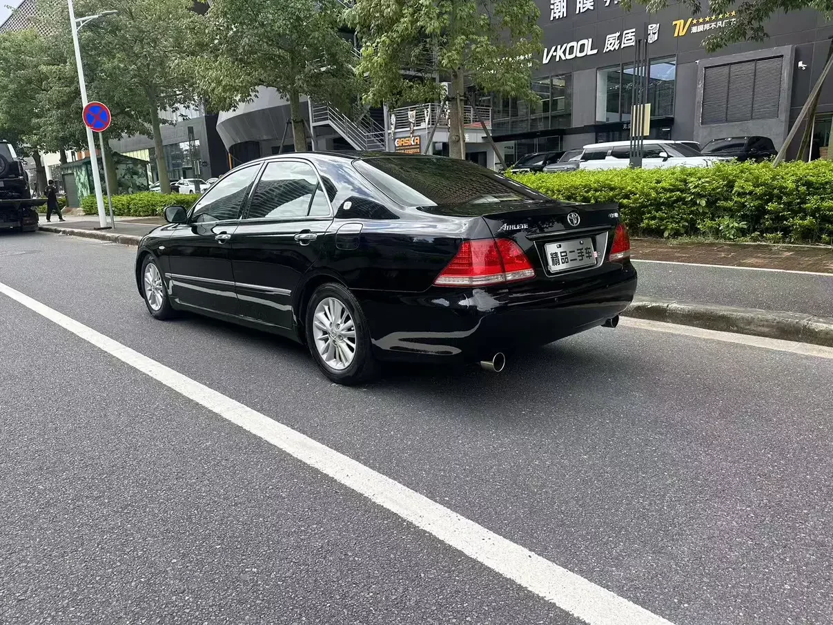 Toyota crown