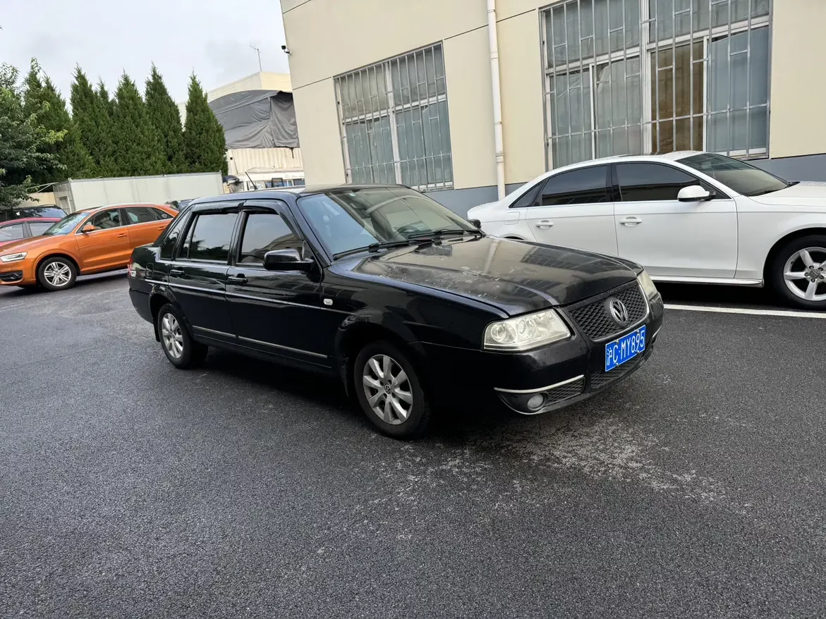 Volkswagen Santana Zhijun  из Китая