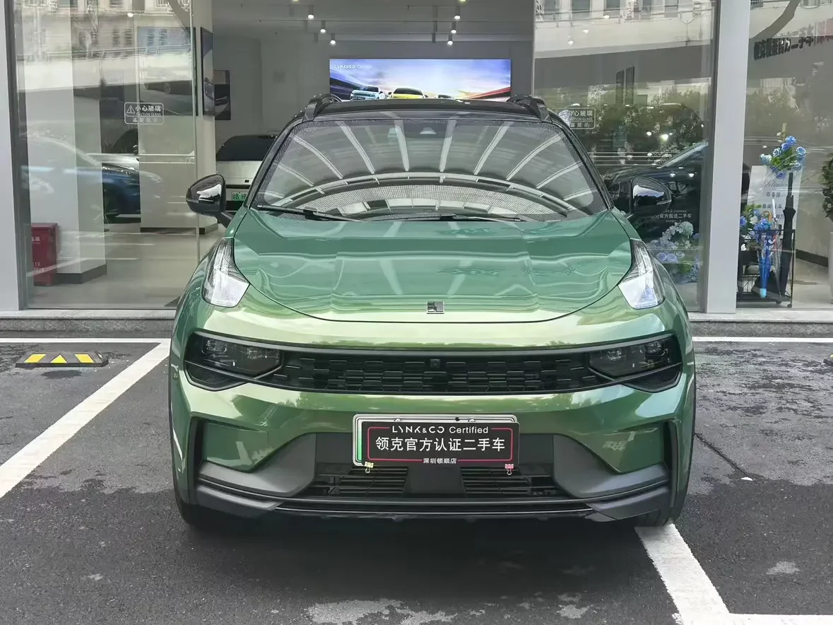 Lynk & Co 01 EM-P