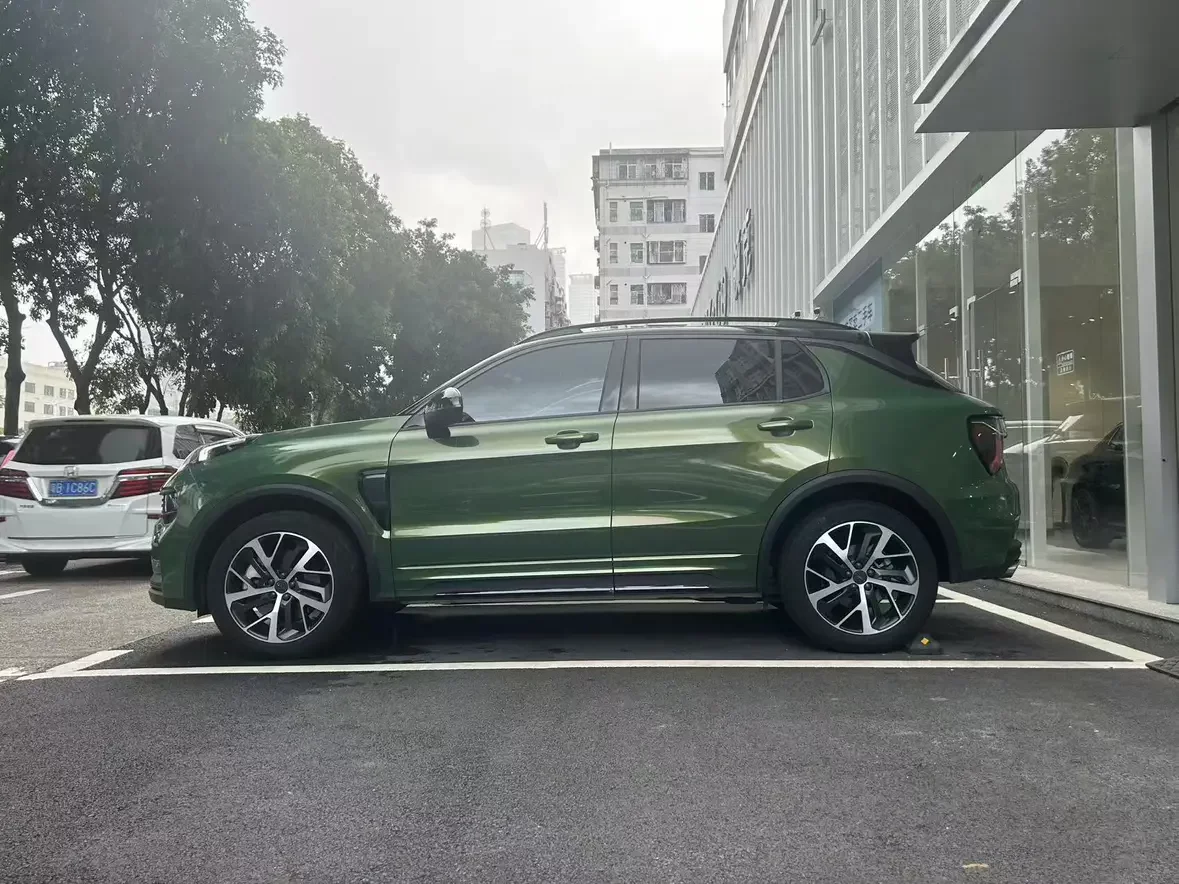 Lynk & Co 01 EM-P