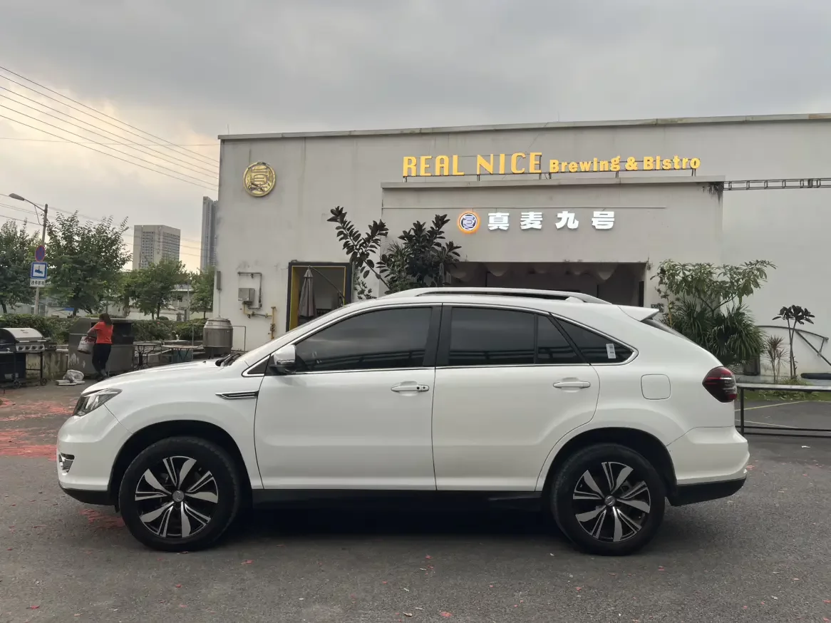BYD S7