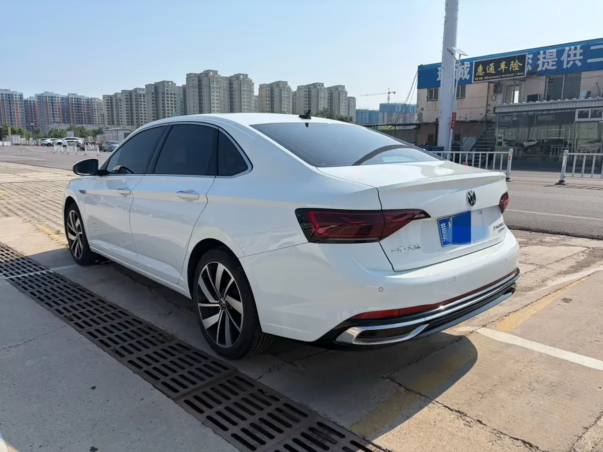 Volkswagen Sagitar